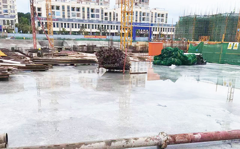 海南海馨家園使用科洛無機(jī)納米抗裂減滲劑現(xiàn)場